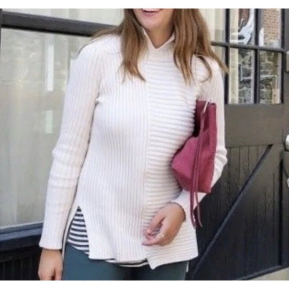 Cabi Women's D Ring Back Pullover Ribbed Asymmetr… - image 1